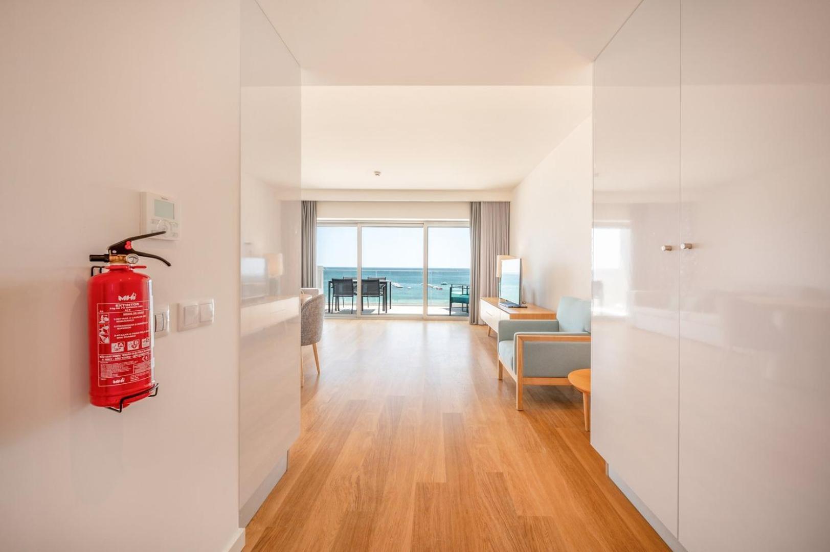 Guestready - Beachfront Naufrago'S Retreat 2 Sesimbra Bagian luar foto