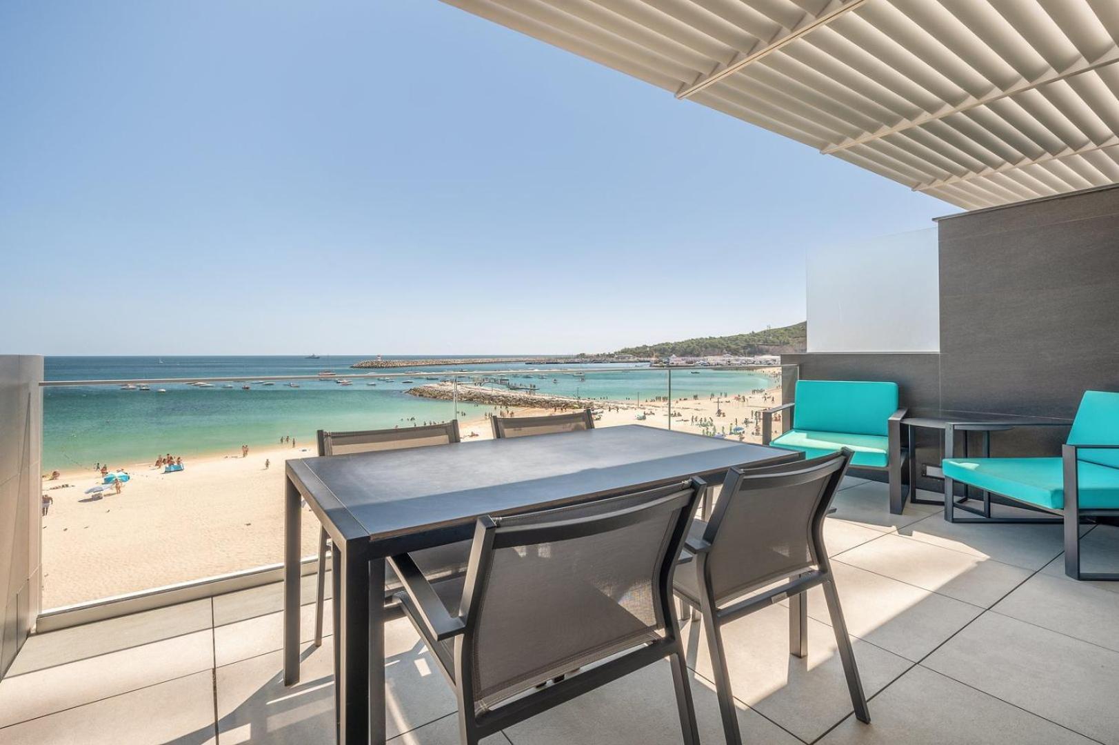 Guestready - Beachfront Naufrago'S Retreat 2 Sesimbra Bagian luar foto